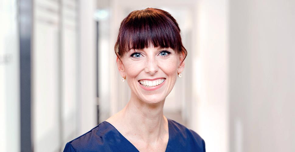 Dr. Julia Malik